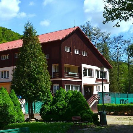 Sport Hotel Gejzirpark Karlovy Vary Kültér fotó