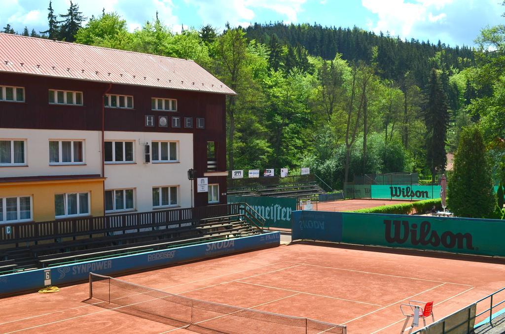 Sport Hotel Gejzirpark Karlovy Vary Kültér fotó